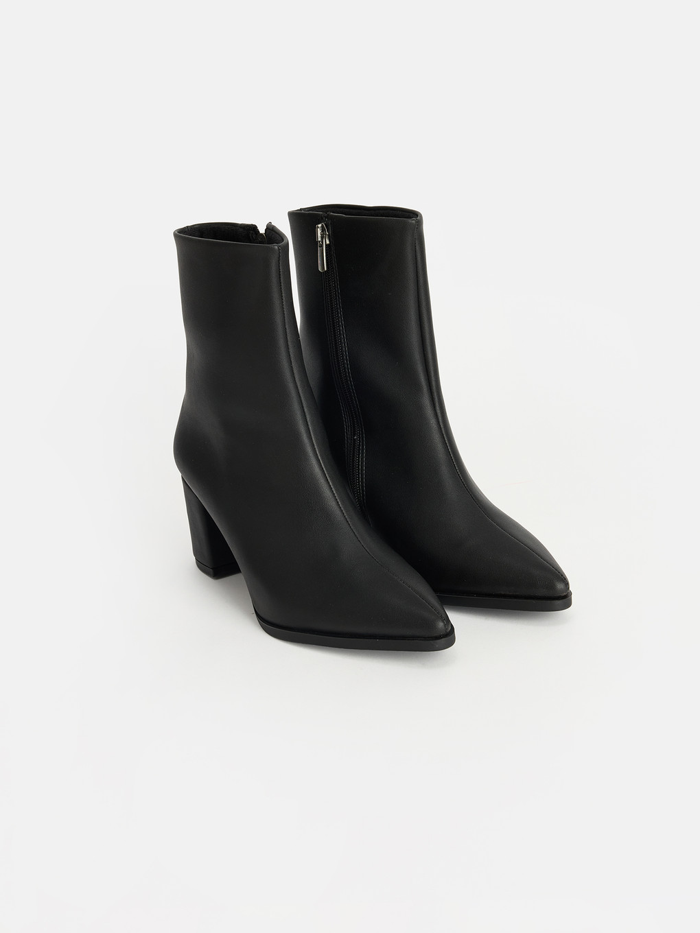Pointed Toe Zippered Women's Boot