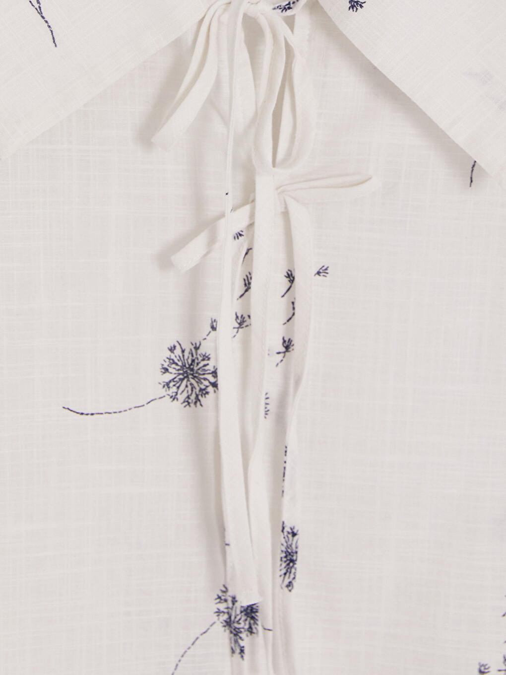 Peter Pan Collar Patterned Tie-detail Blouse-1