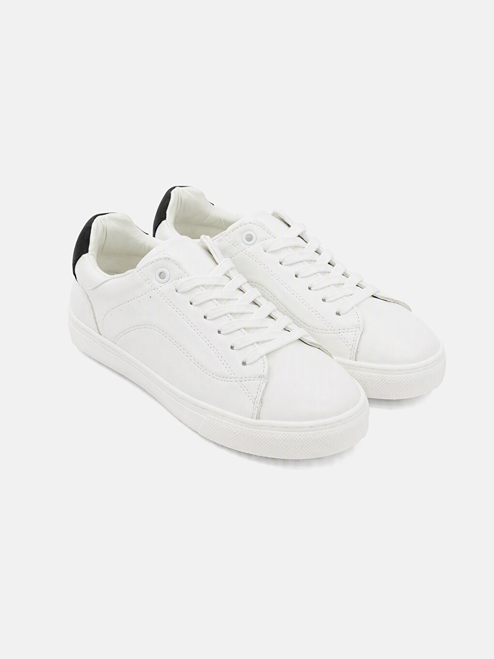 Laced Men's Sports Shoe