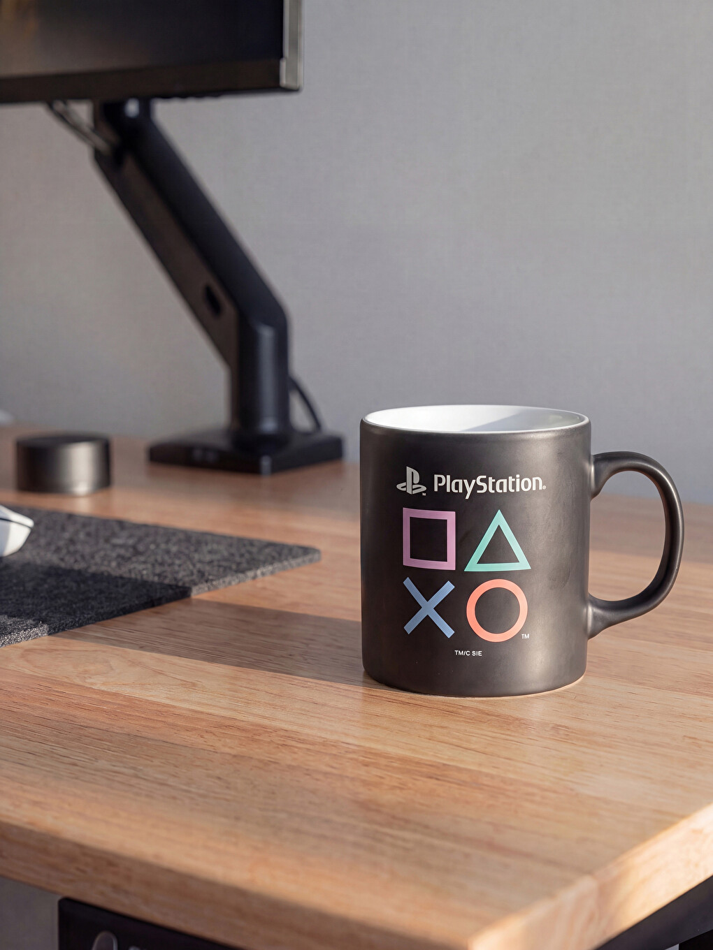 Siyah Playstation Baskılı Seramik Kupa 320 Ml