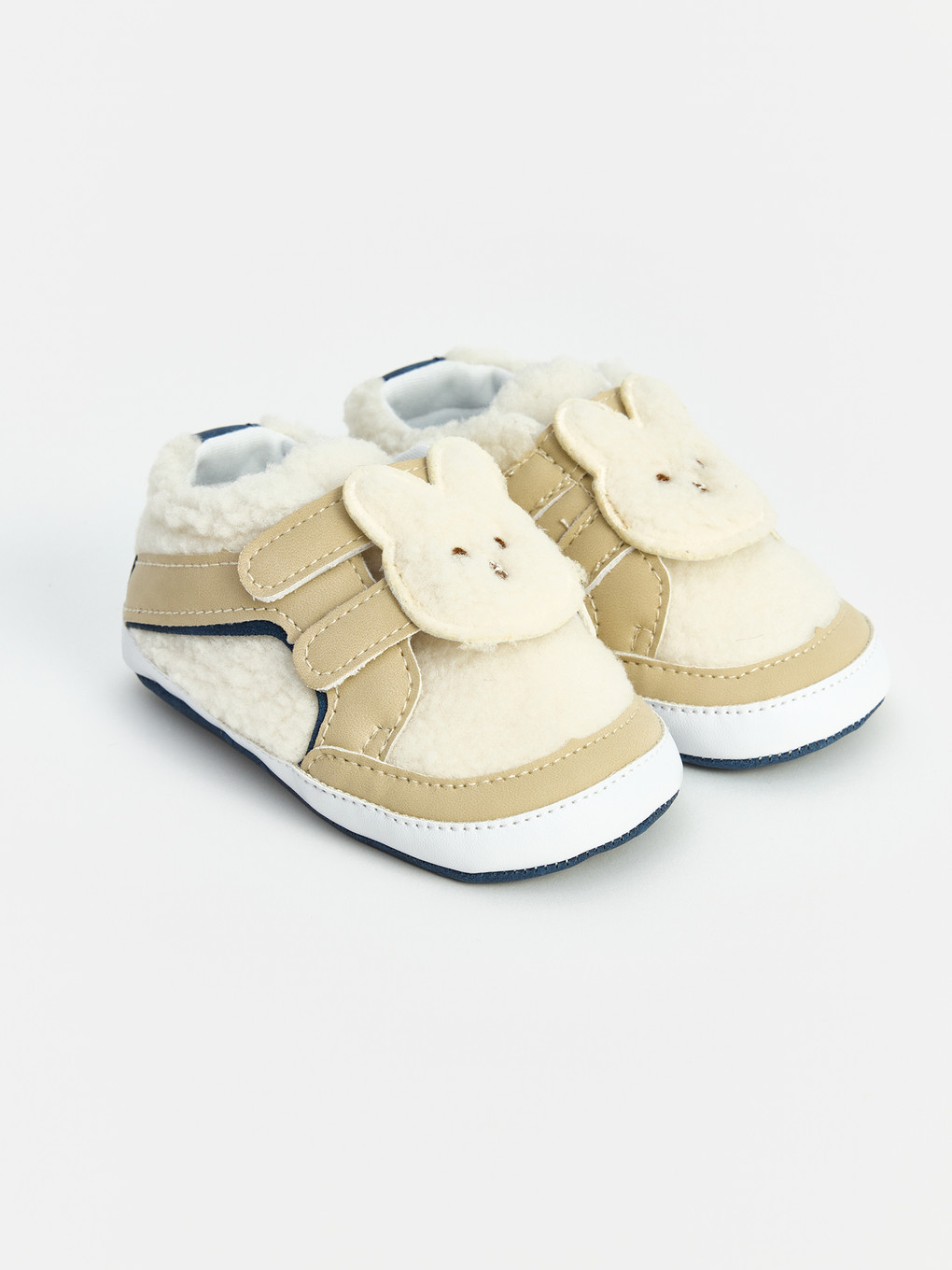 Rabbit Figured Baby Boys' Pre-walker Shoe