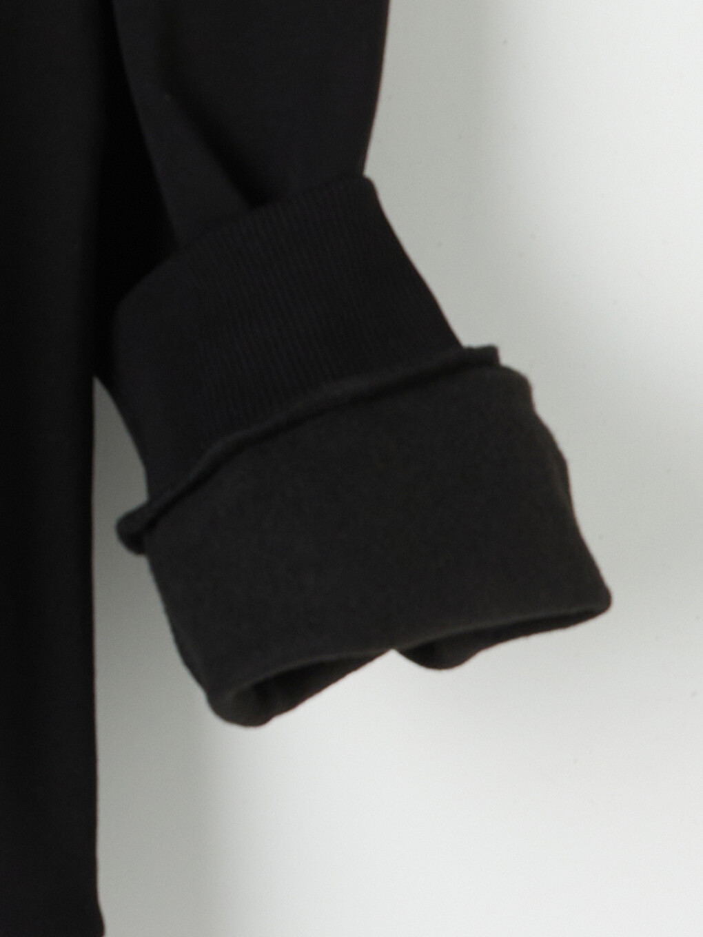 Siyah Bisiklet Yaka Nakışlı Erkek Sweatshirt-2