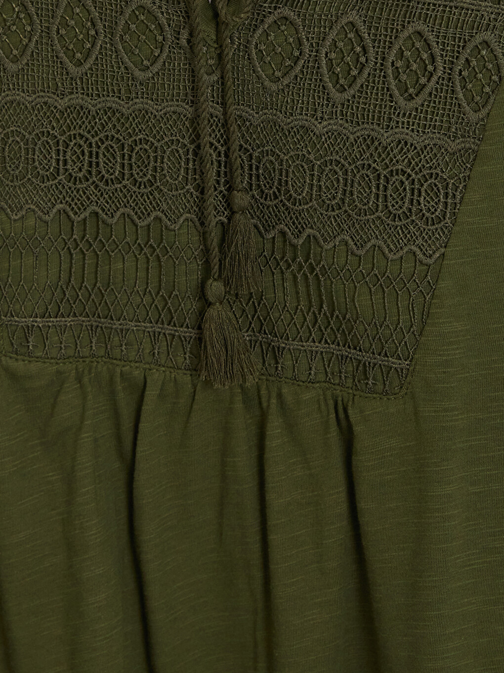 Bluza S Vezanim Izrezom I Vezom-6