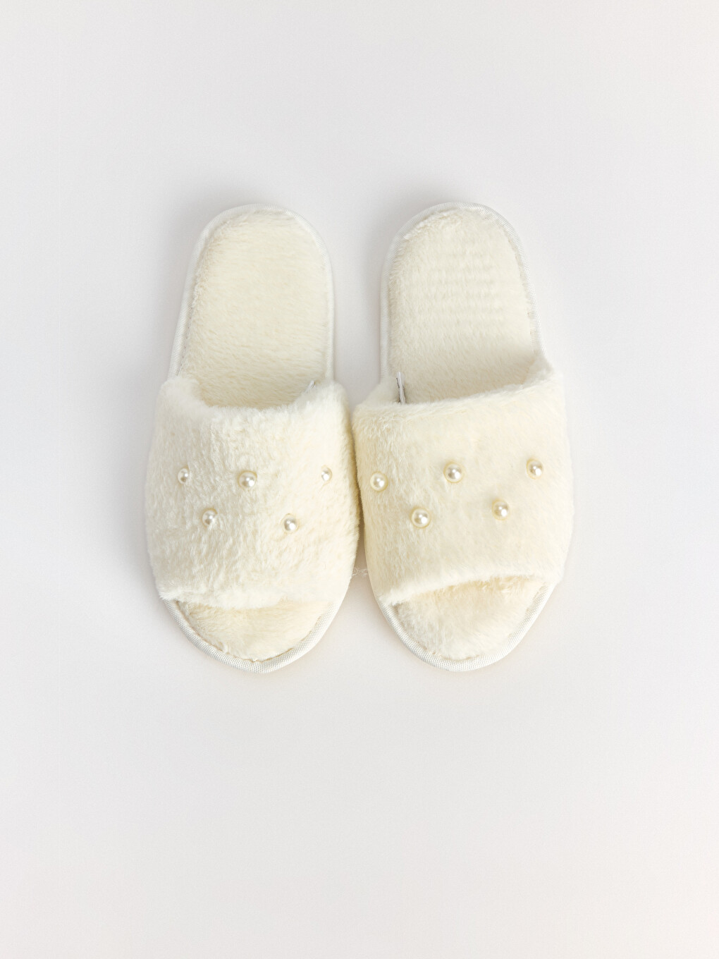 Ekru İnci Detaylı Pelüş Kadın Ev Terliği-3