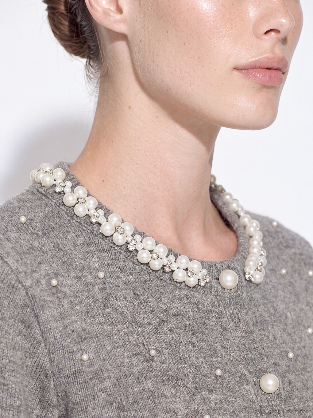 Crew Neck Pearl Embellished Women's Knitwear Cardigan-2