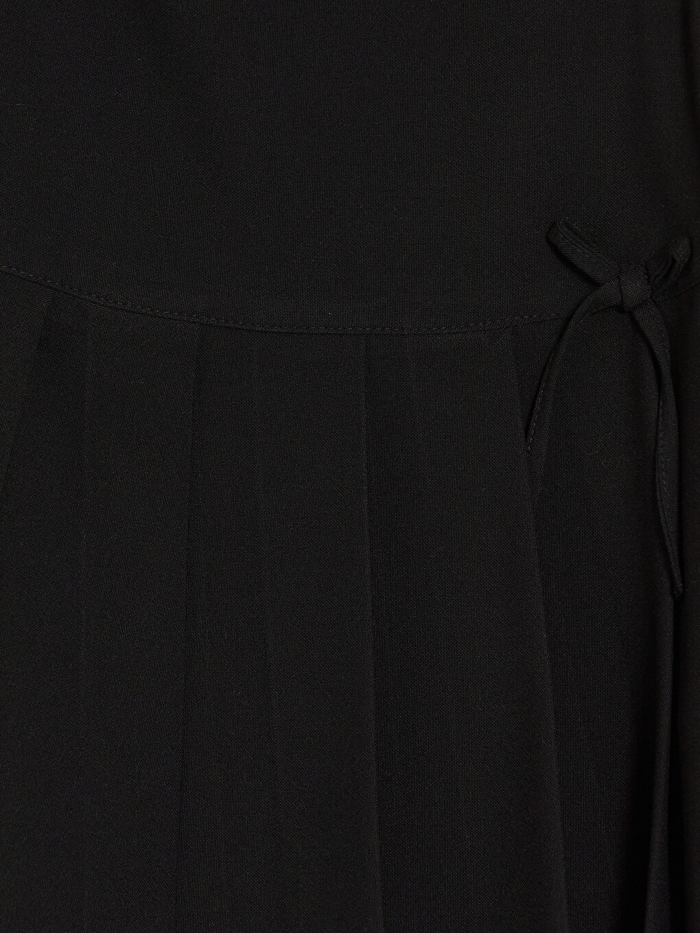 Girl Black Skirt-1