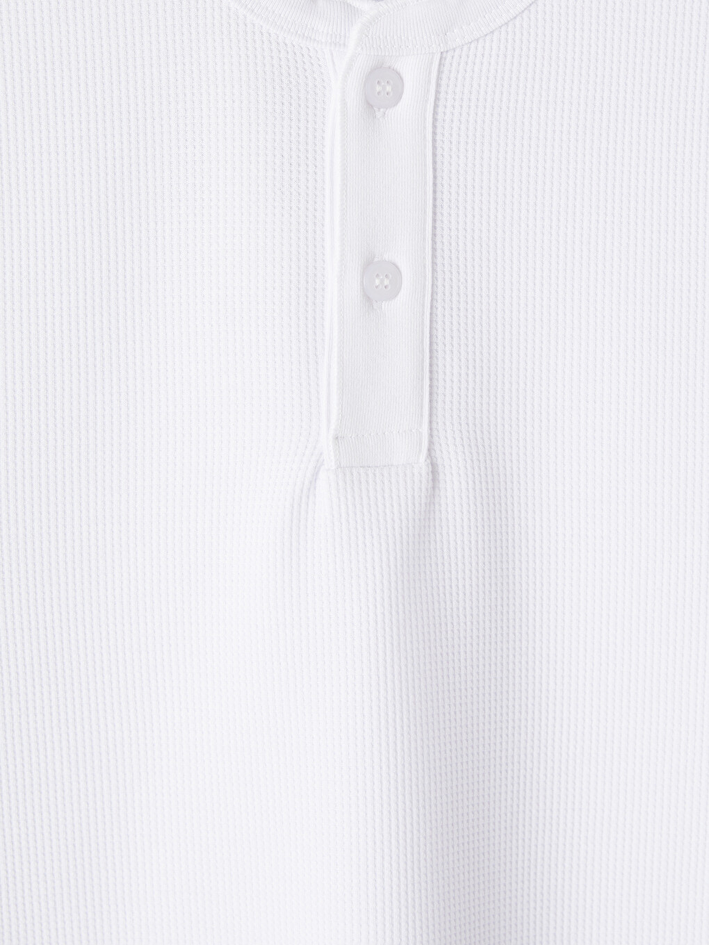 Beyaz Henley Yaka Dokulu Erkek Tişört-5
