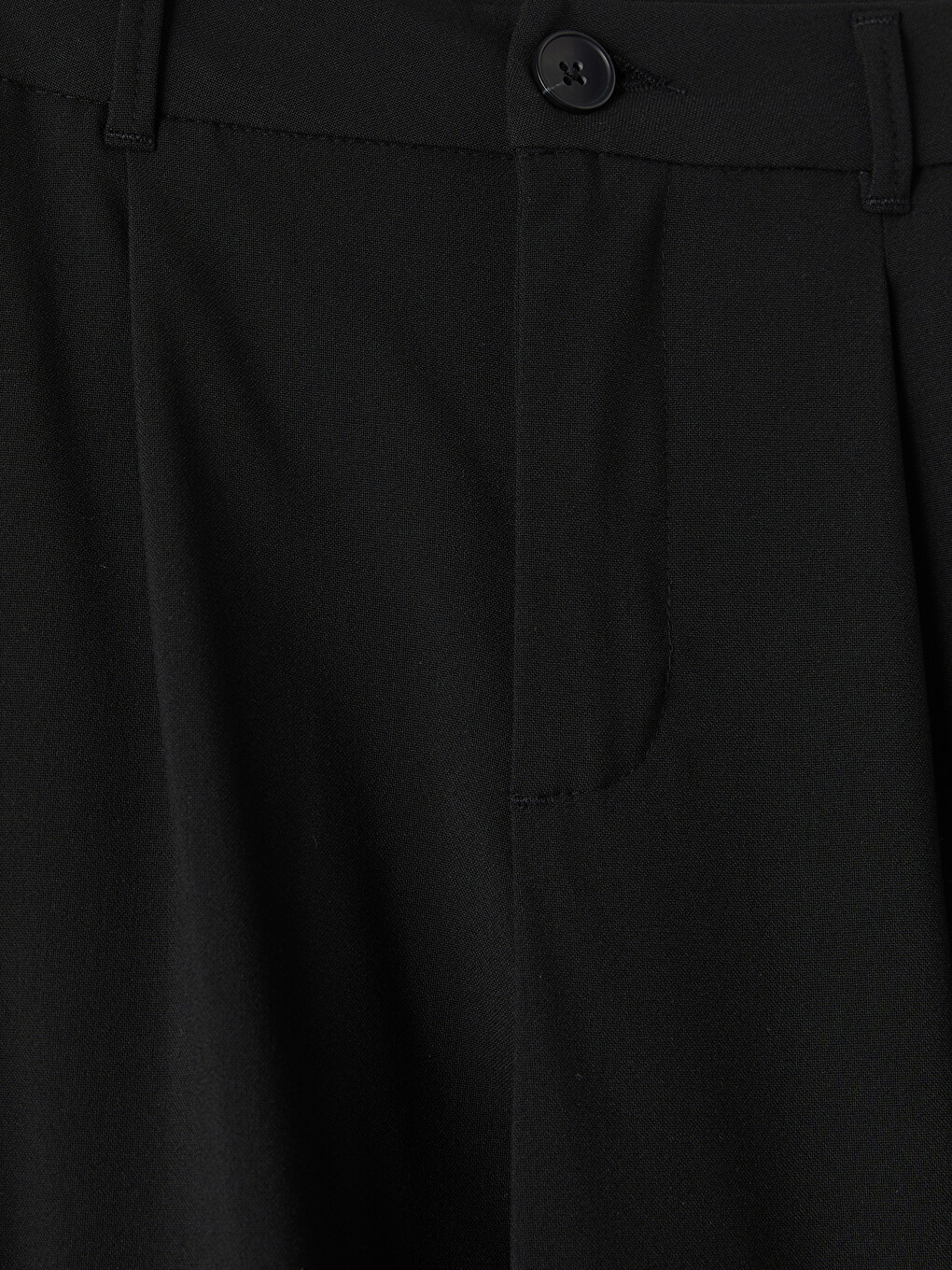Siyah Loose Fit Kadın Pileli Kumaş Pantolon-1