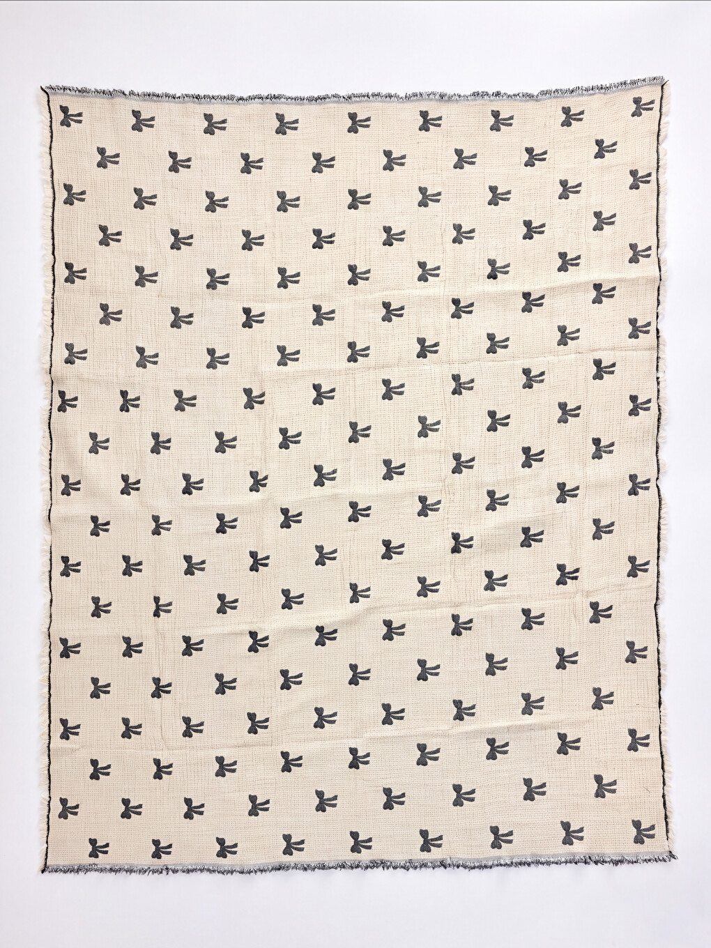 Karışık Fiyonk Desenli Çift Kişilik Yatak Örtüsü 200x220 Cm-1