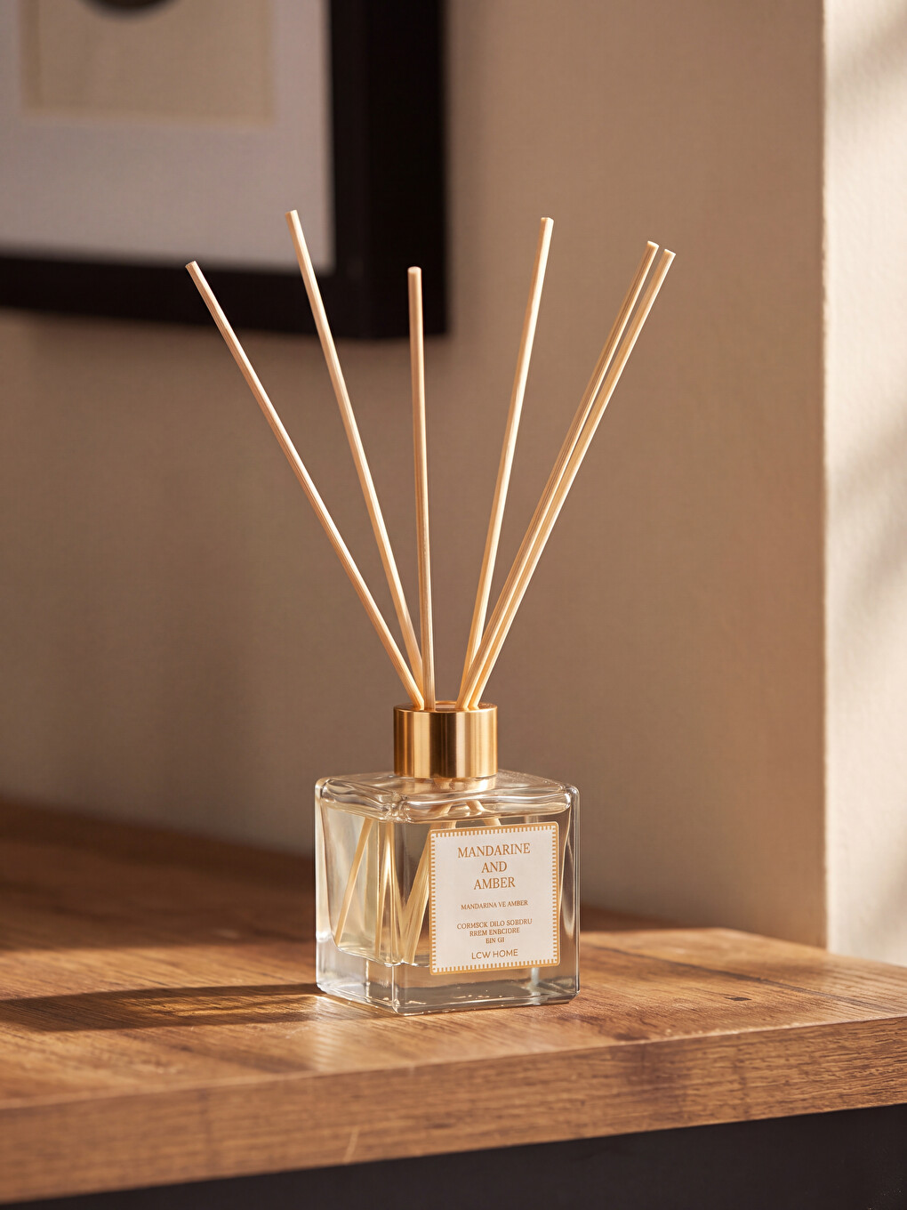 Aromatizues Dhome Me Shkopinj Mandarine Dhe Ambrë 100 Ml