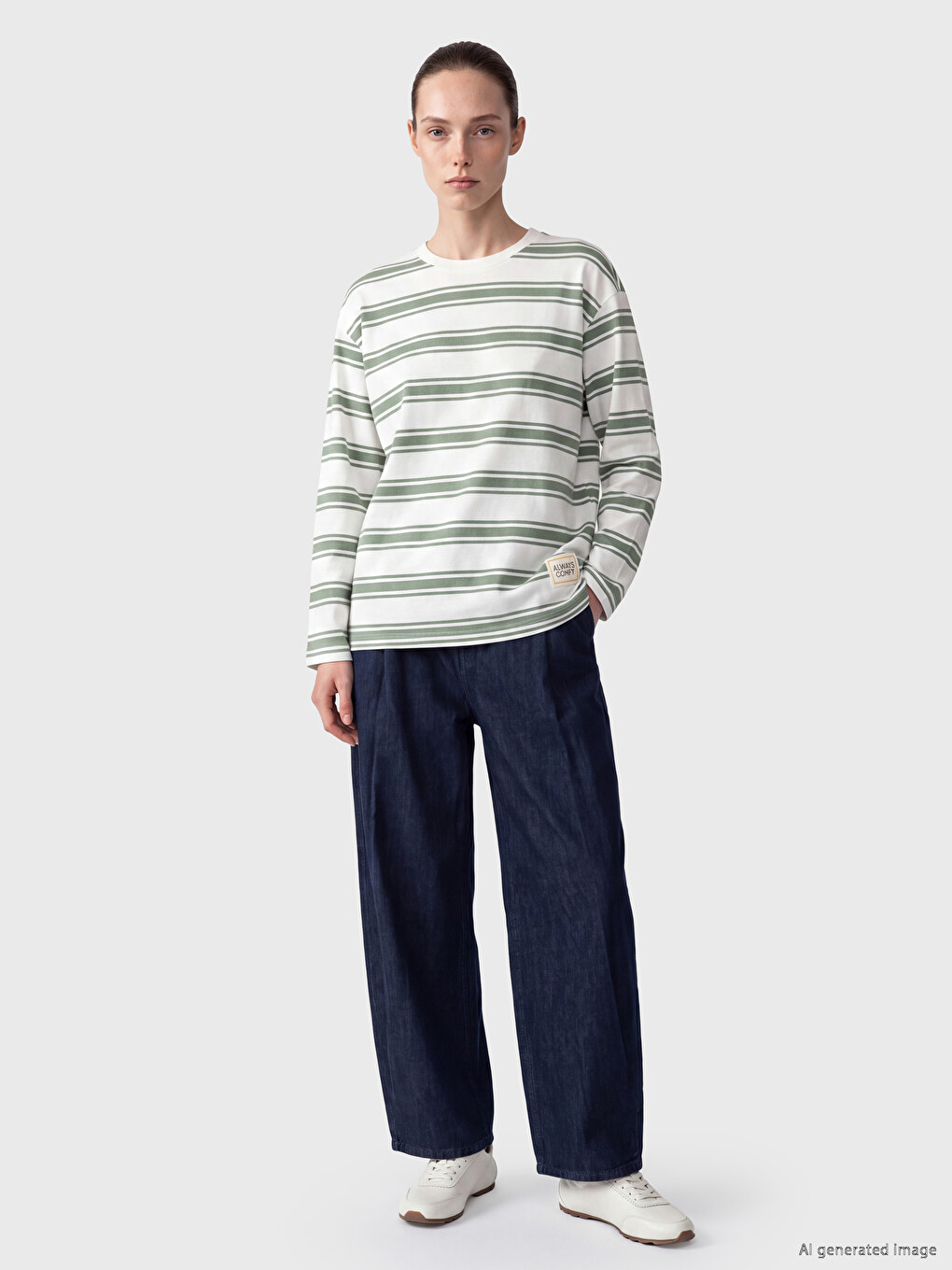 Yeşil Bisiklet Yaka Çizgili Kadın Sweatshirt-1