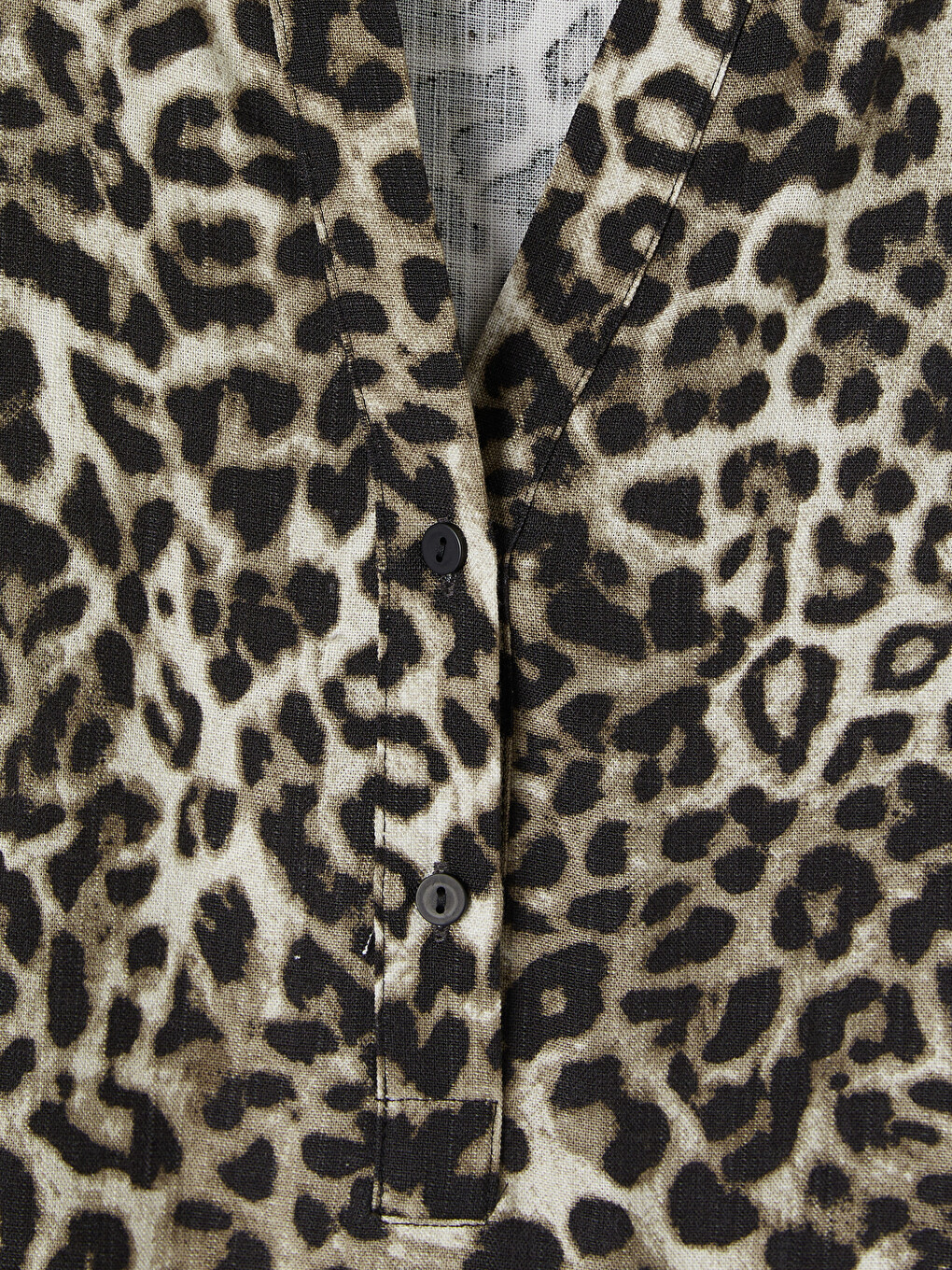 Kahverengi Kaçık Yaka Leopar Desenli Bluz-5