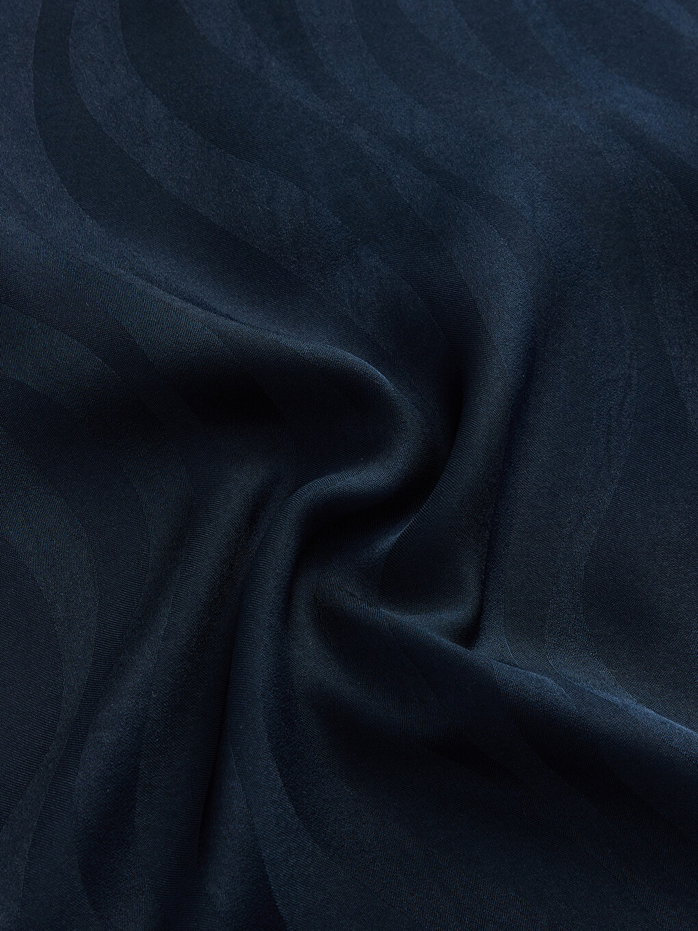 Self-patterned Women's Shawl-2