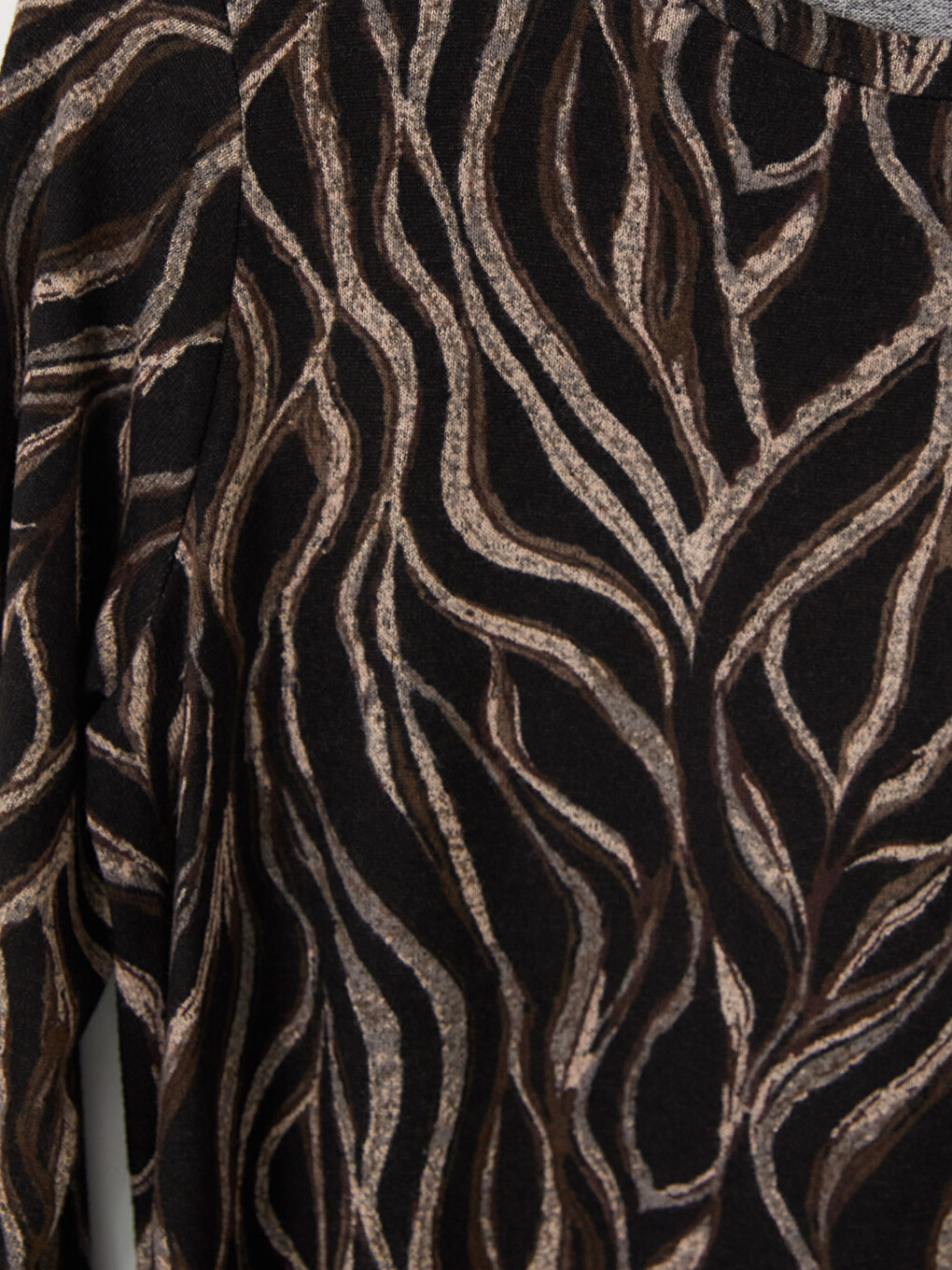 Блуза С Кръгло Деколте С Шарки-2