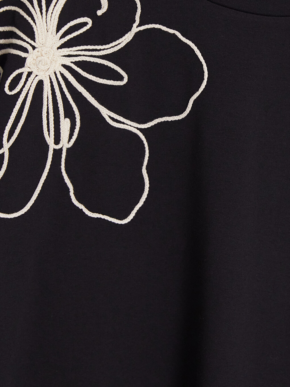 Siyah Büyük Beden Nakışlı Kadın Sweatshirt-3