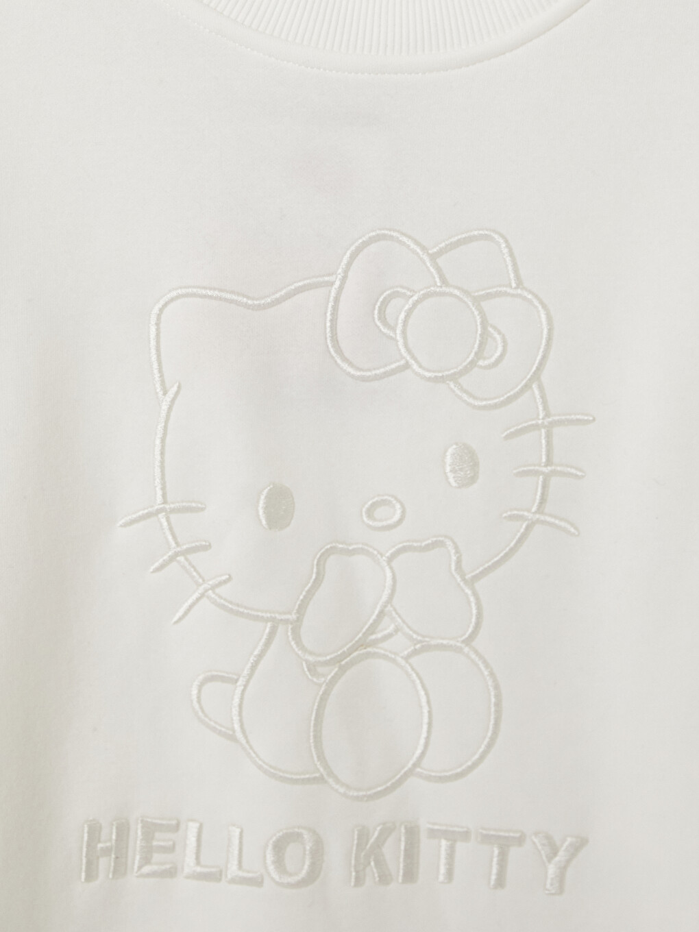 Femër E Bardhe Sweatshirt-1