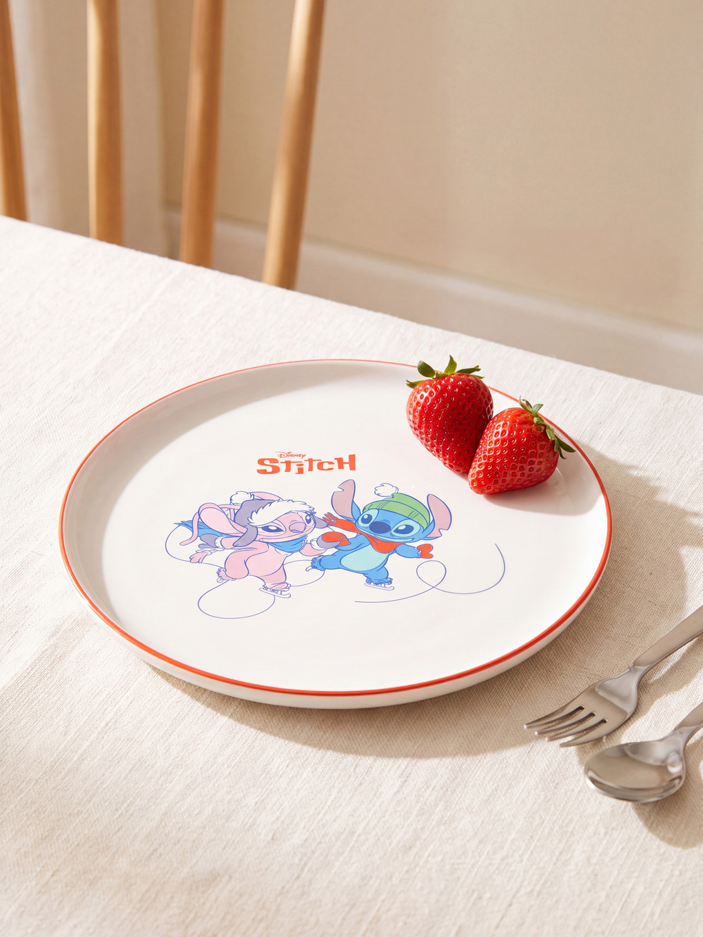 Karışık Lilo Ve Stitch Baskılı Seramik Pasta Tabağı 21 Cm