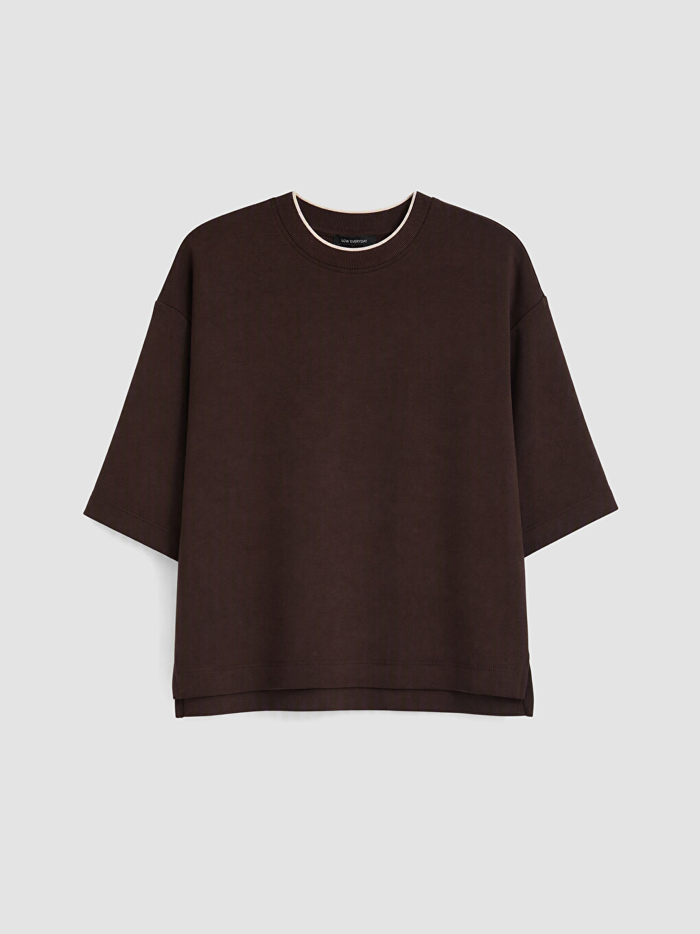 T-shirt Me Jakë Të Rrumbullakët Me Prekje Të Butë Për Gra