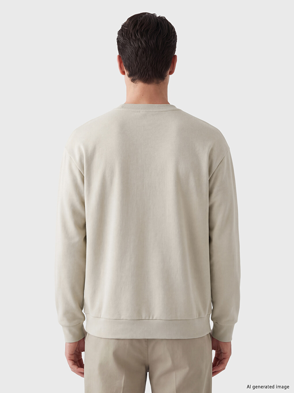 Gri Bisiklet Yaka Nakışlı Sweatshirt-2