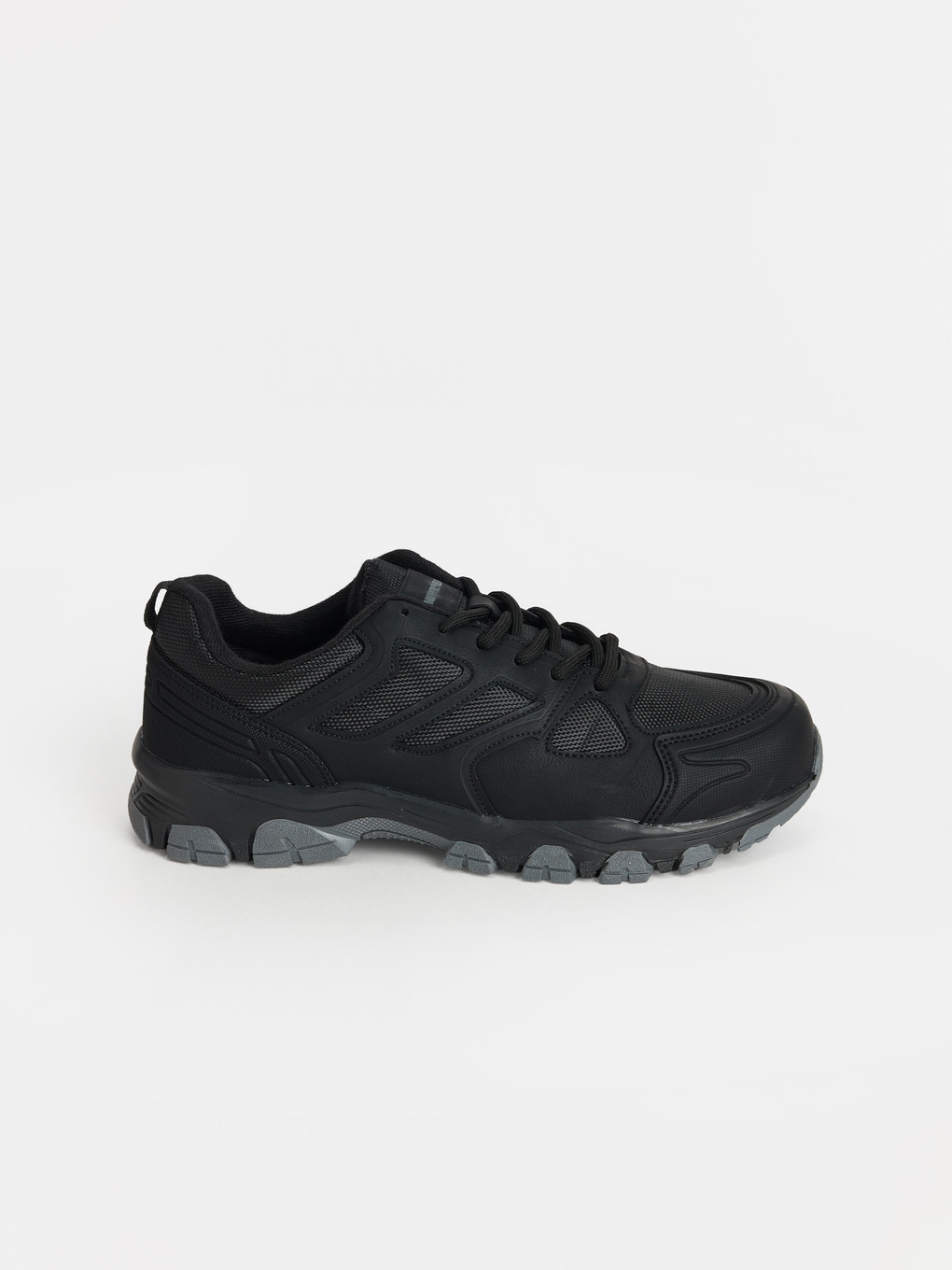 Man Black Trekking Shoes-1