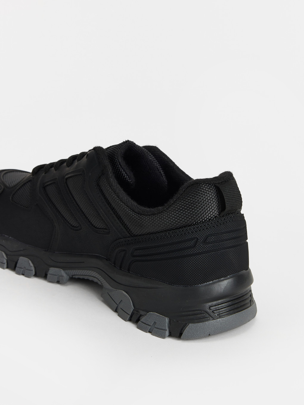 Man Black Trekking Shoes-2