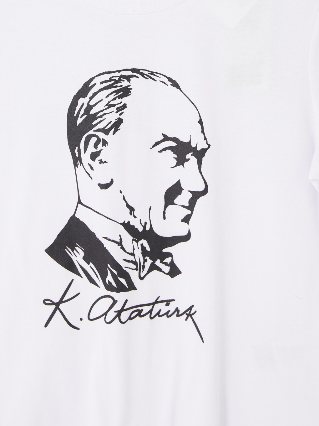 Beyaz Atatürk Temalı Kadın Tişört-1