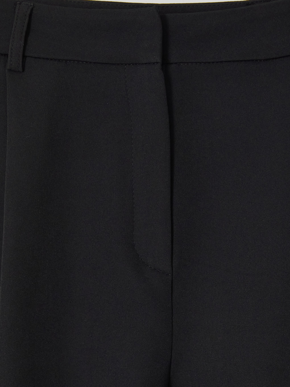 Siyah Loose Fit Pileli Şortolon-1