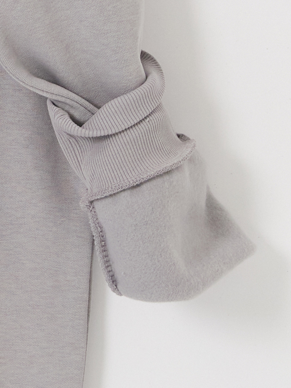 Gri Bisiklet Yaka Nakışlı Sweatshirt-3