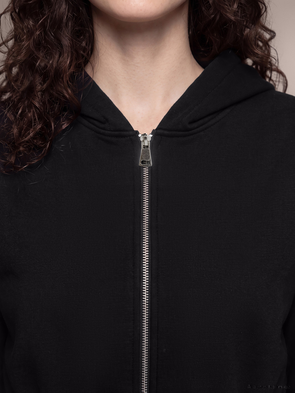 Siyah Kapüşonlu Kadın Fermuarlı Sweatshirt-2