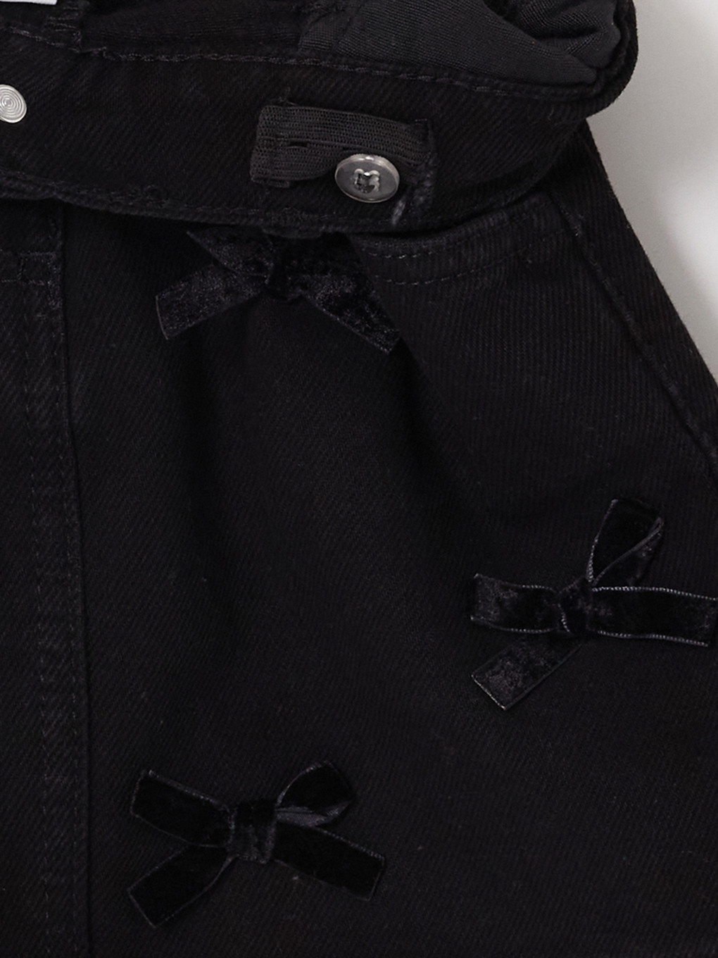Girl Black Skirt-3
