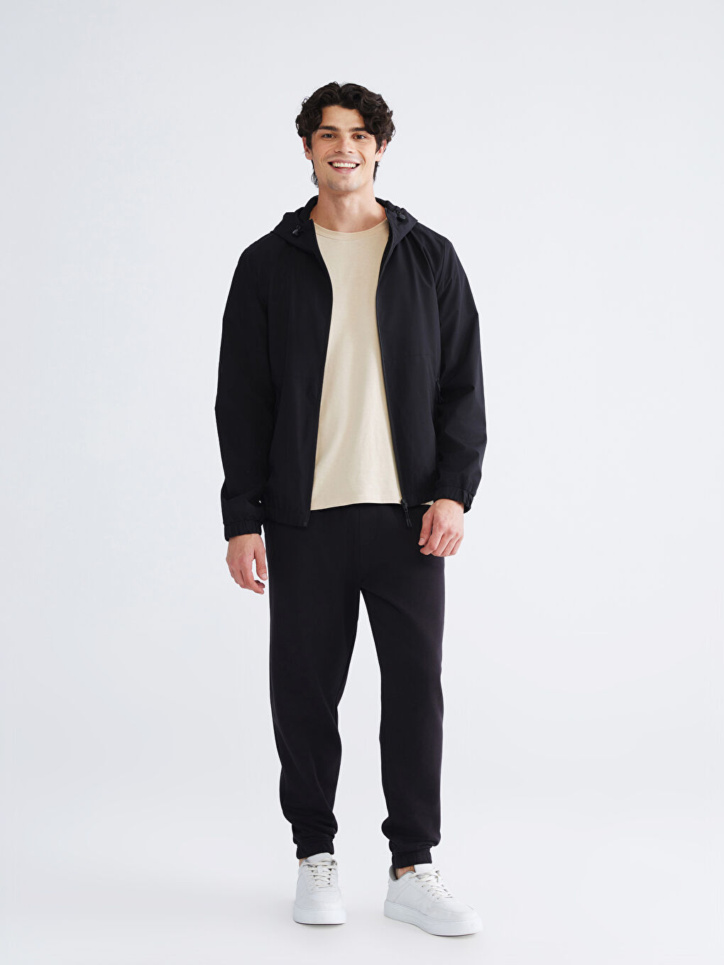 Siyah Standart Kalıp Kapüşonlu Erkek Yağmurluk-2