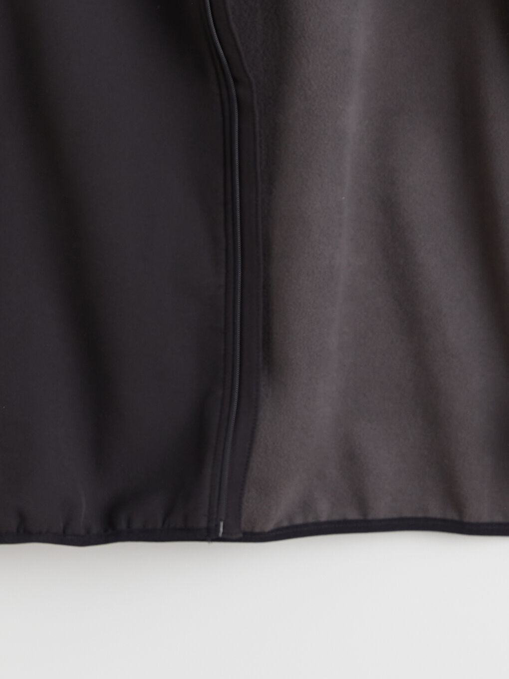 Siyah Standart Kalıp Kapüşonlu Erkek Mont-6