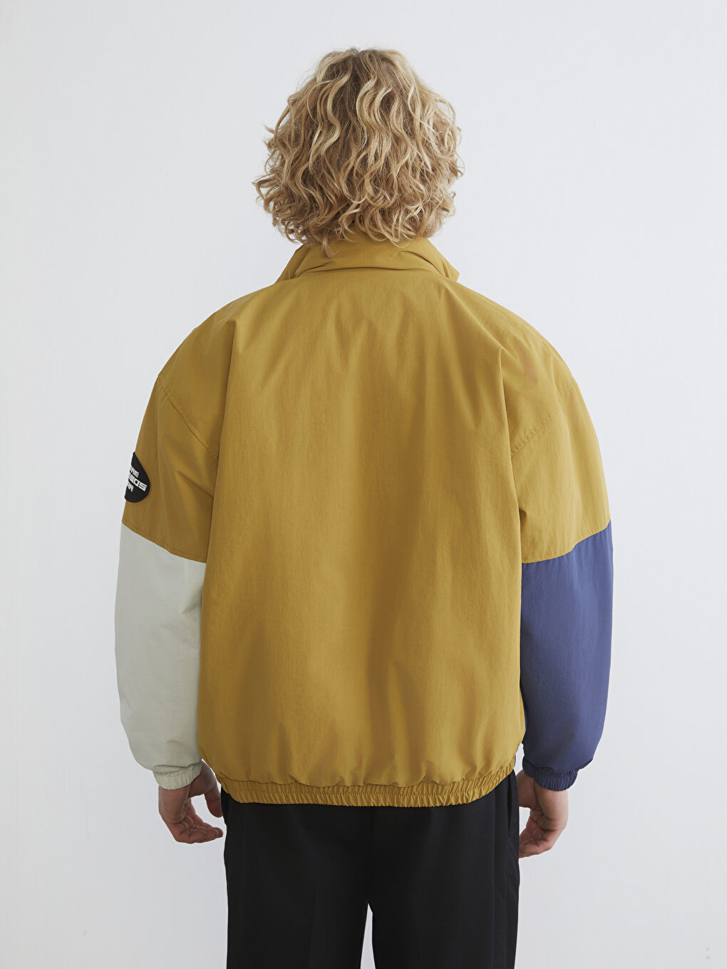 Rahat Kalıp Dik Yaka Erkek Mont-4