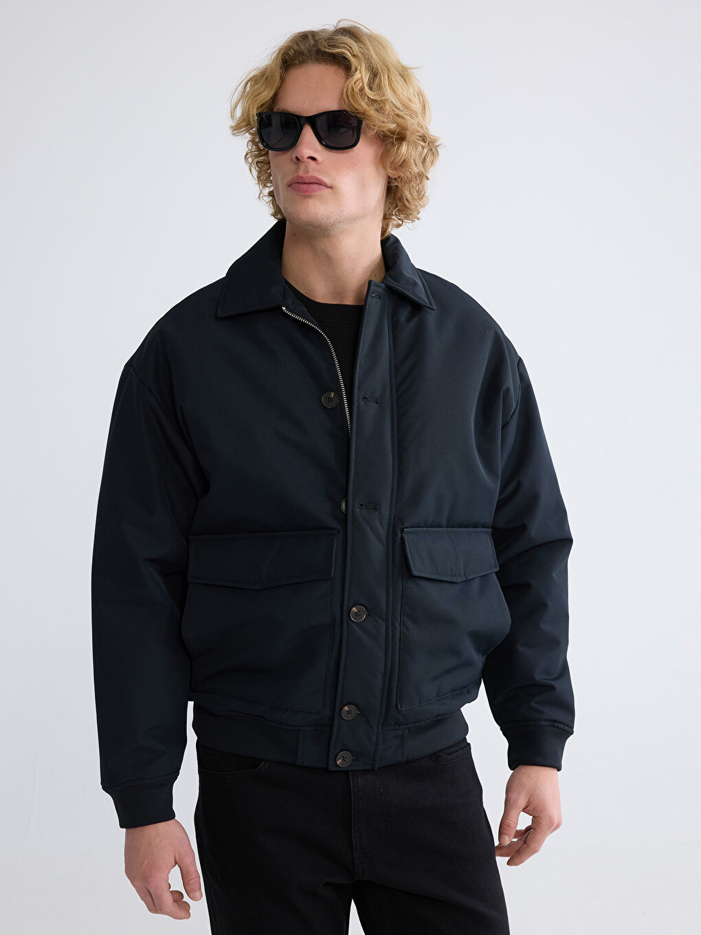 Παλτό με χαλαρή εφαρμογή και κολάρο πουκαμίσου για άνδρες