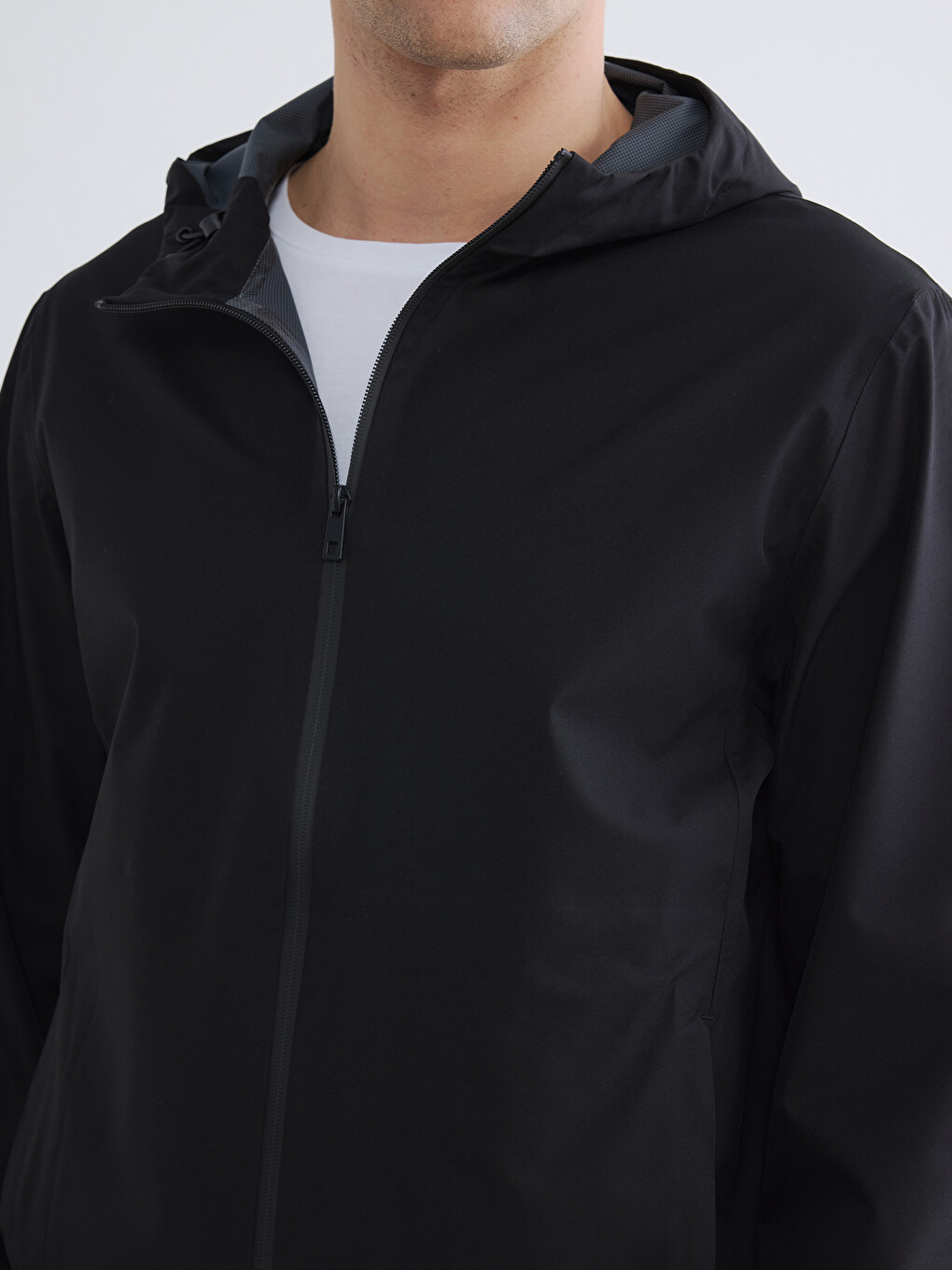 Siyah Regular Fit Kapüşonlu Erkek Yağmurluk-2