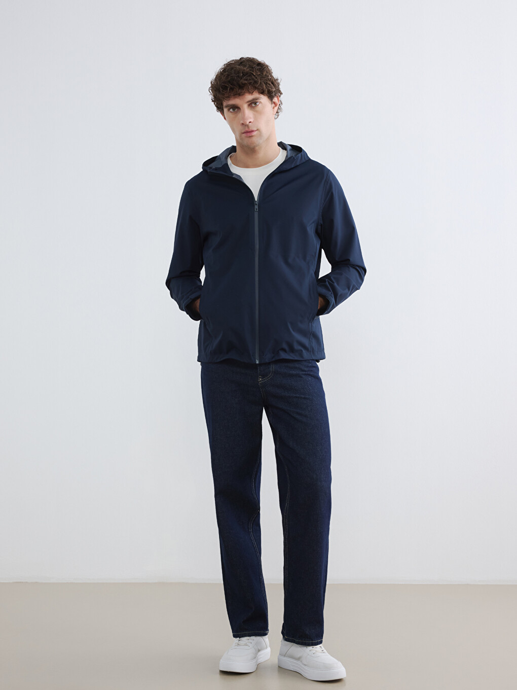 Imperméable À Capuche Pour Homme À Coupe Standard-1