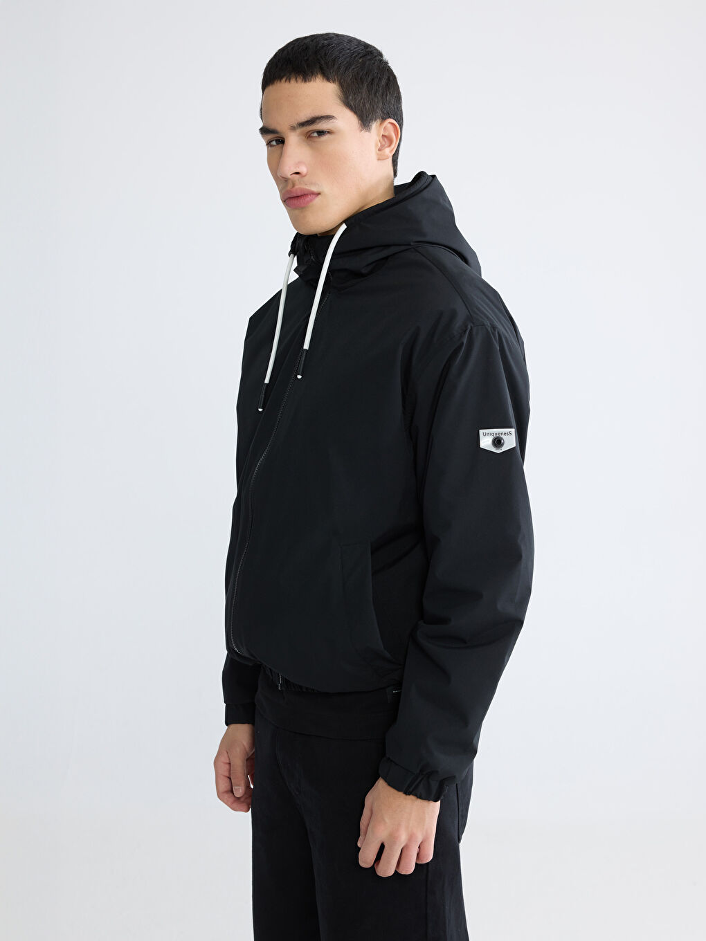 Rahat Kalıp Kapüşonlu Erkek Mont