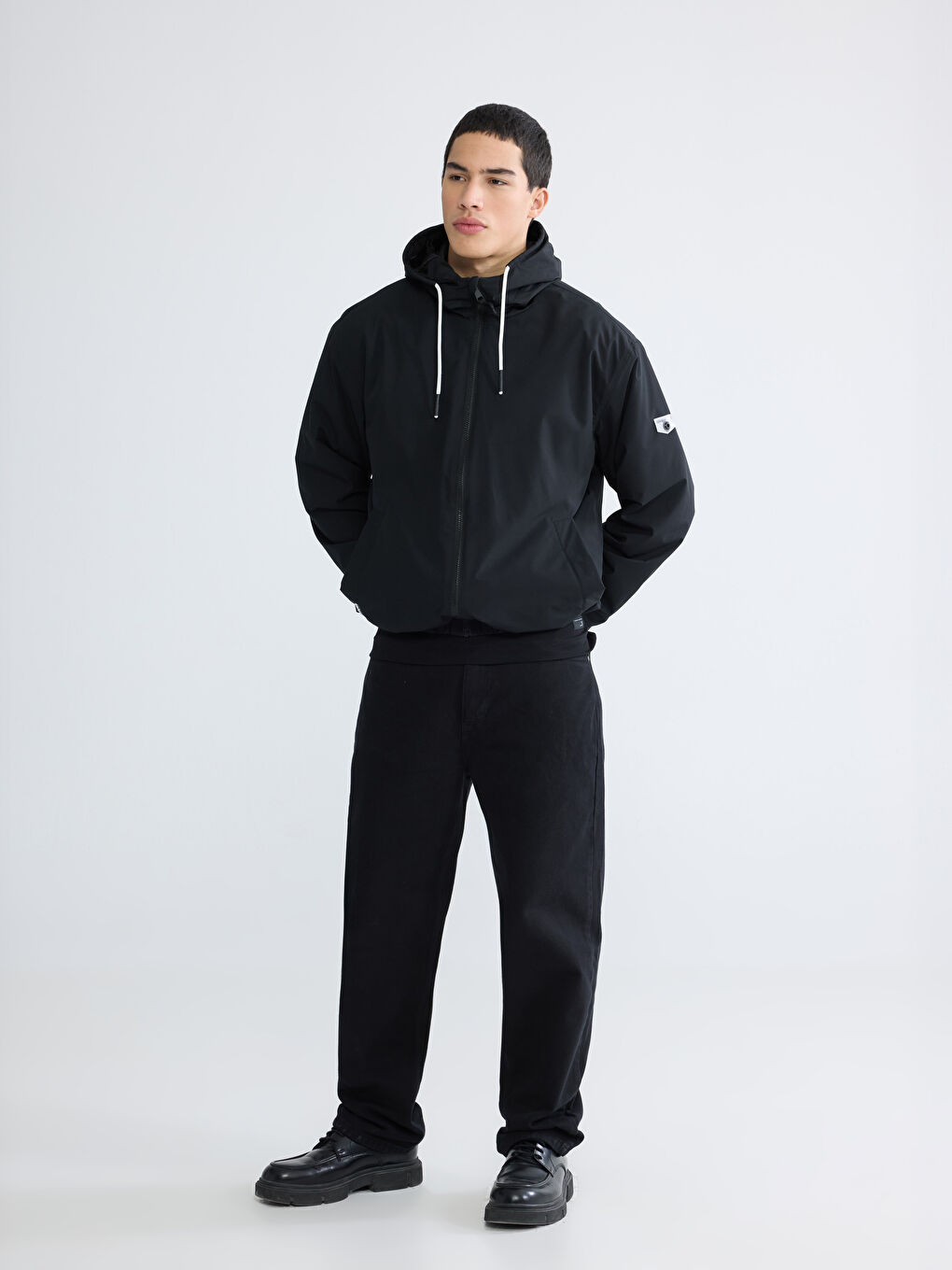 Rahat Kalıp Kapüşonlu Erkek Mont-1