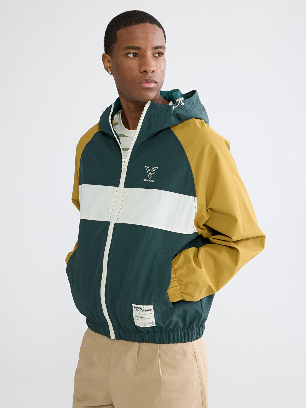 Αδιάβροχο με Χρωματικό Μπλοκ για Άνδρες σε Χαλαρή Εφαρμογή