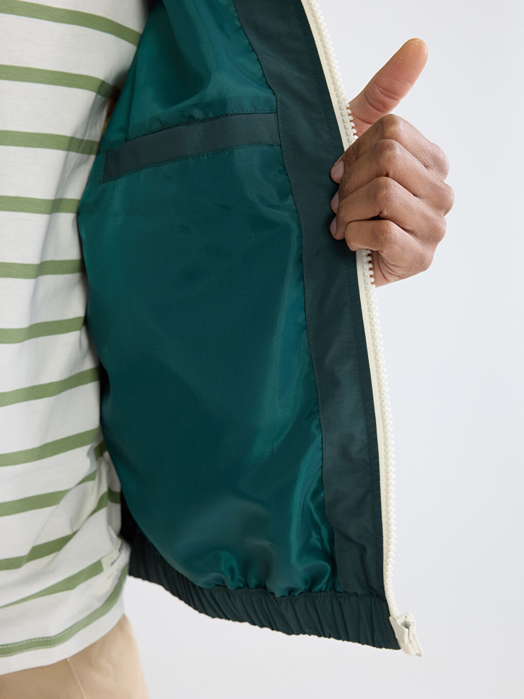 Αδιάβροχο με Χρωματικό Μπλοκ για Άνδρες σε Χαλαρή Εφαρμογή-3