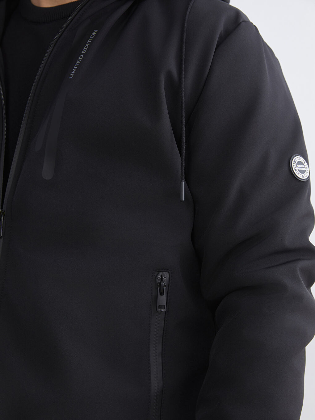 Siyah Standart Kalıp Kapüşonlu Erkek Mont-2