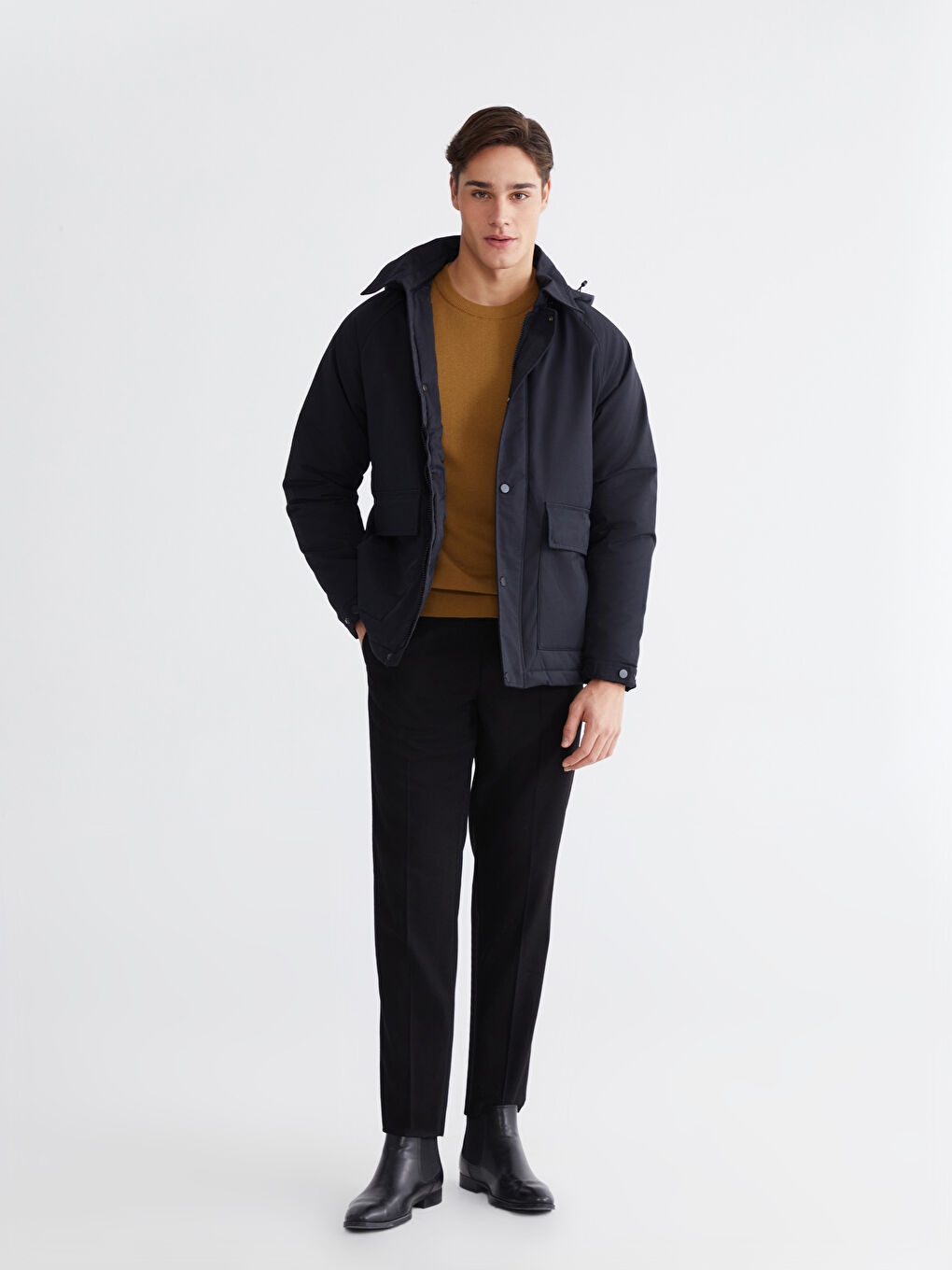 Siyah Standart Kalıp Kapüşonlu Erkek Mont-1