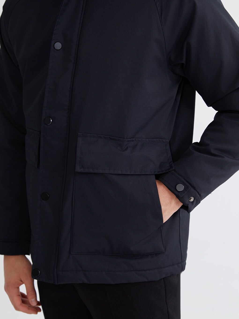 Siyah Standart Kalıp Kapüşonlu Erkek Mont-2