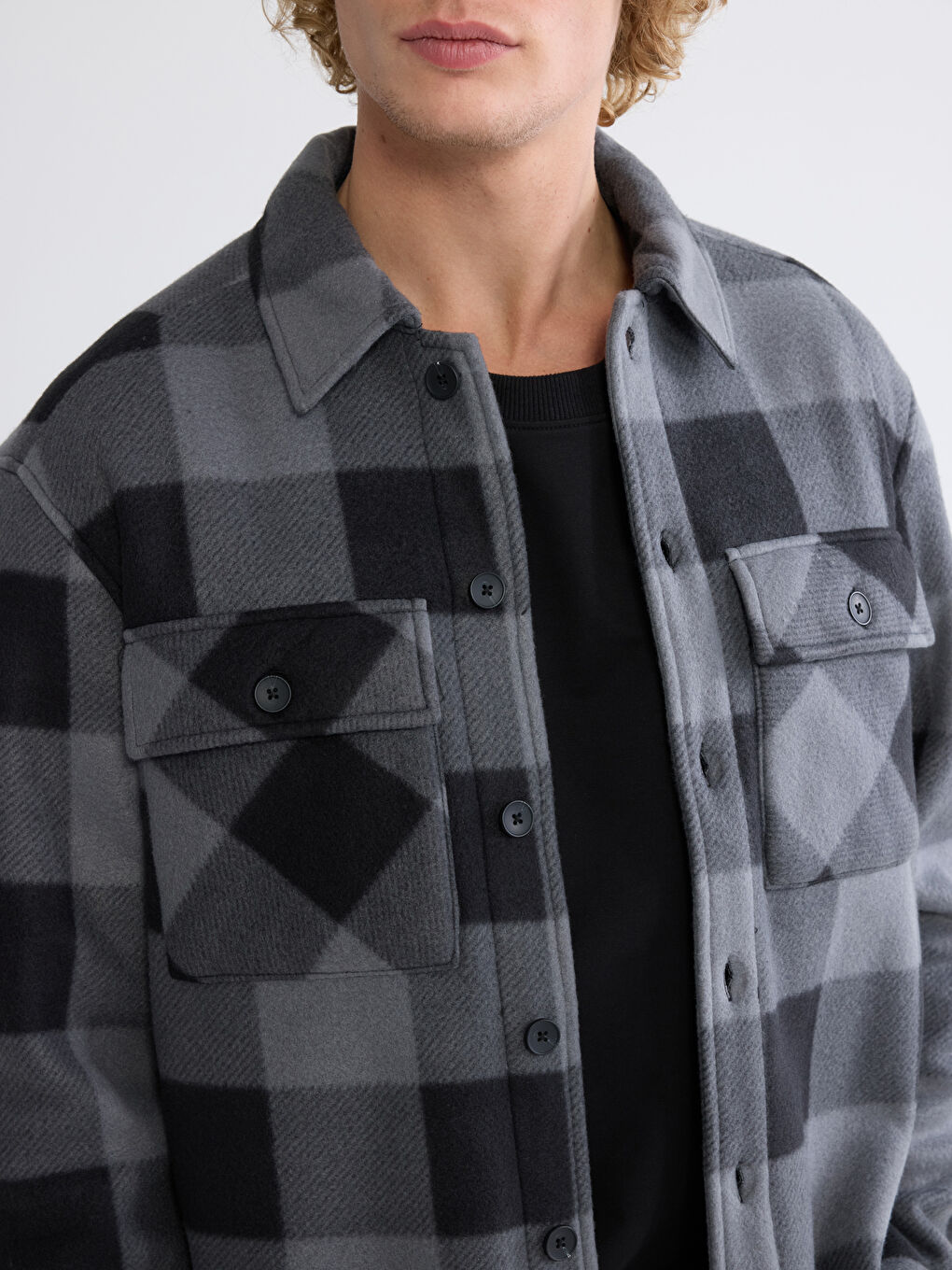 ئۆڤەرشێرت ڕه‌ش پیاو-2