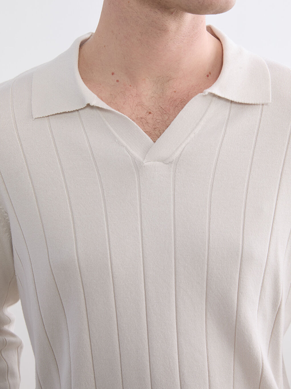 Мъжки плетен пуловер с райе и поло яка-2