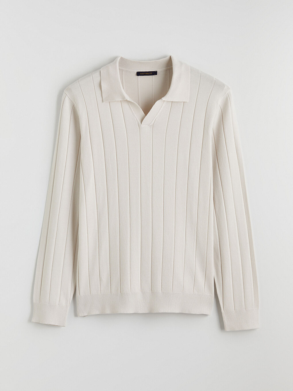 Мъжки плетен пуловер с райе и поло яка-4