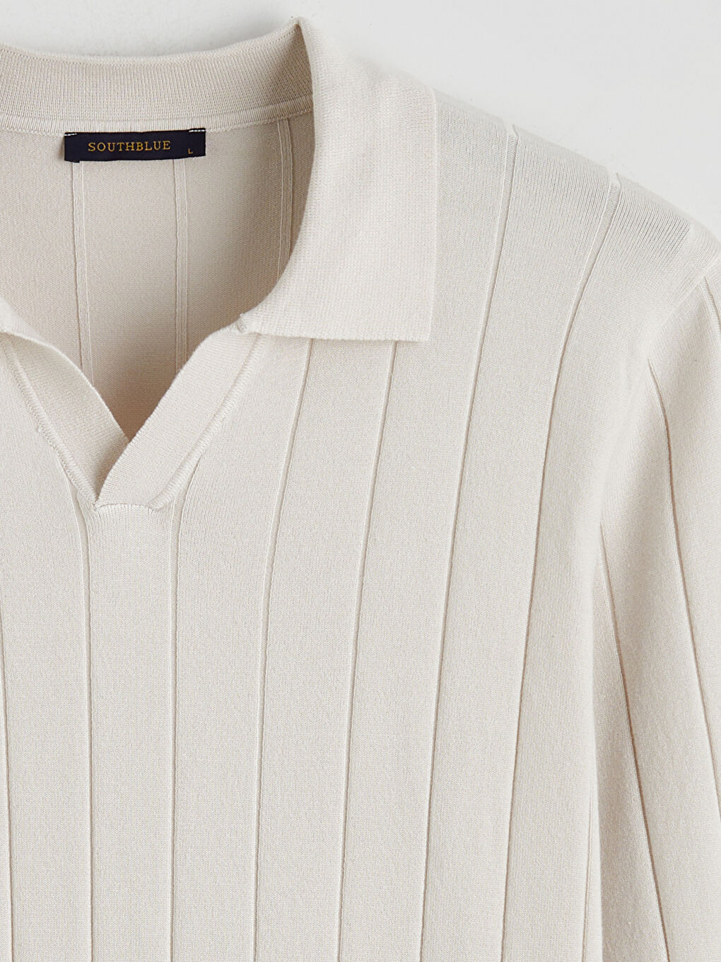 Мъжки плетен пуловер с райе и поло яка-5