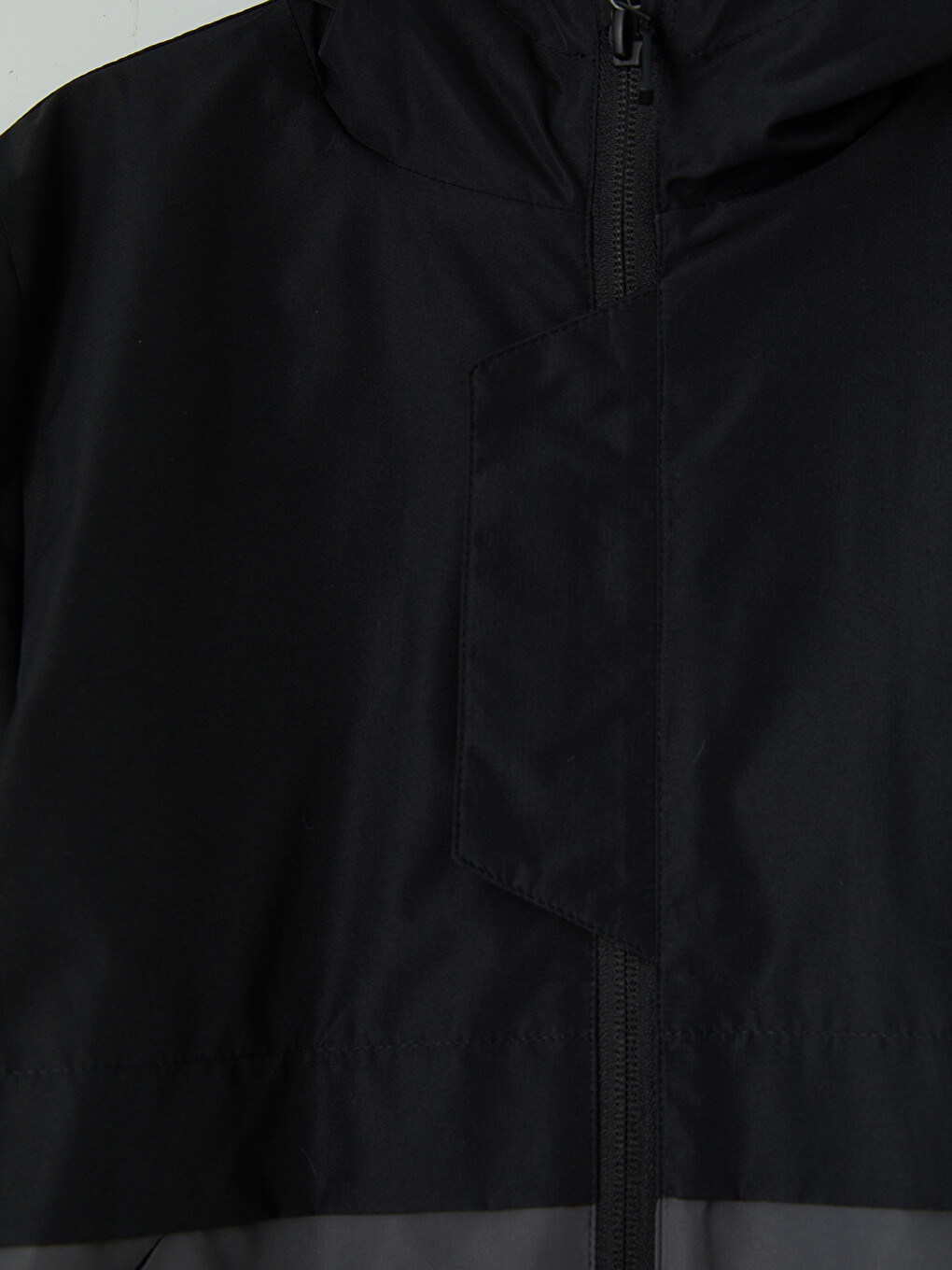 Siyah Regular Fit Kapüşonlu Erkek Çocuk Mont-1