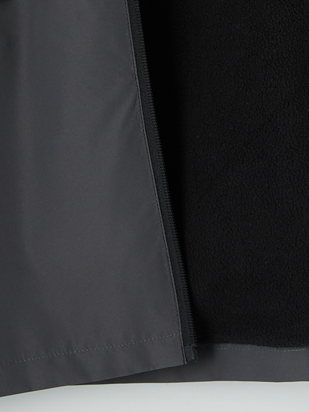 Siyah Regular Fit Kapüşonlu Erkek Çocuk Mont-2