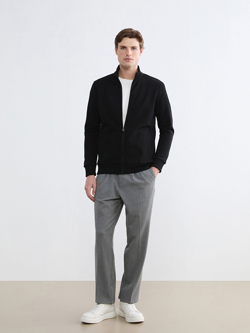 Siyah Standart Fit Dik Yaka Erkek Fermuarlı Sweatshirt-1